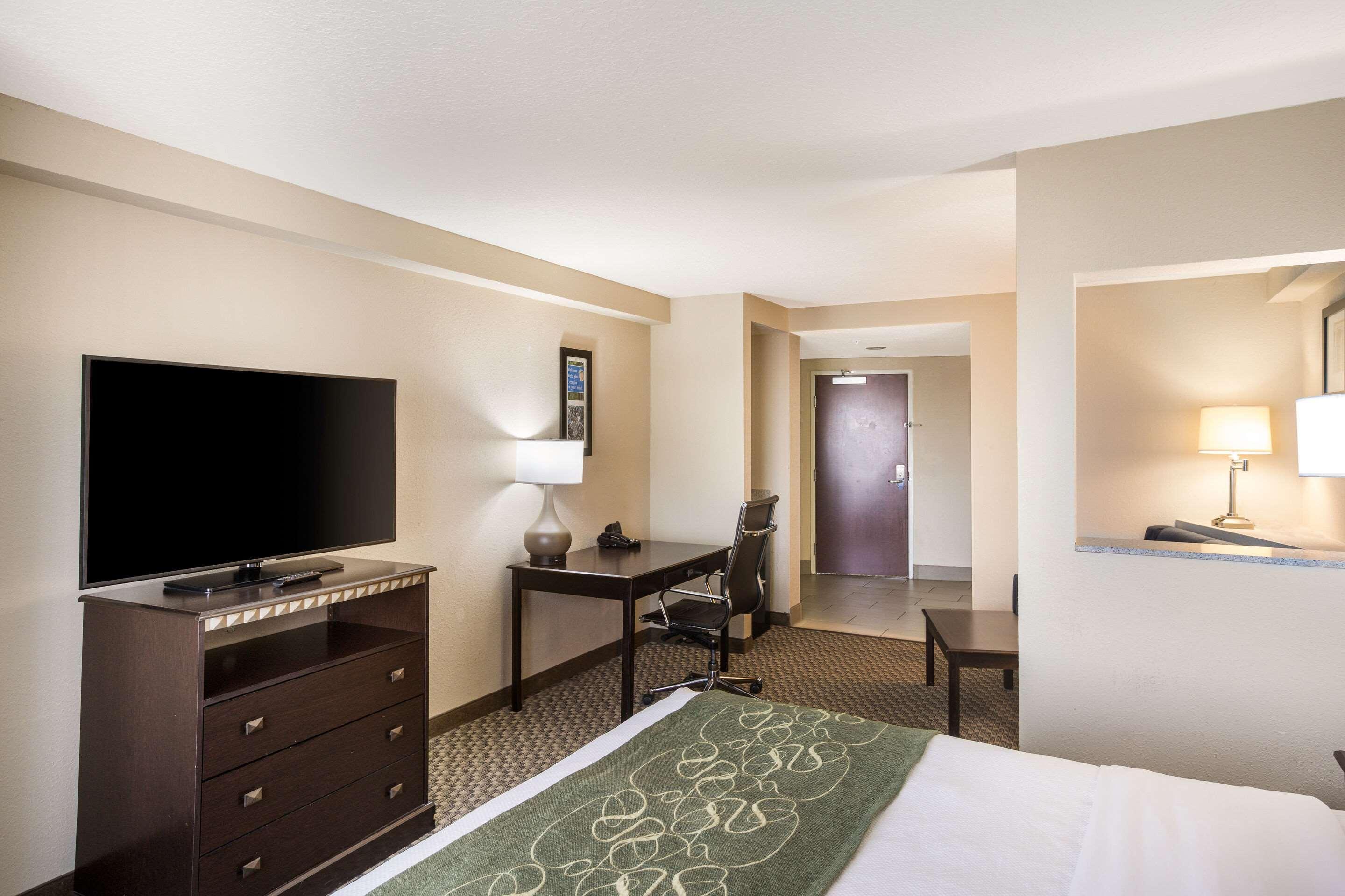 Comfort Suites Forsyth Near I-75 Bagian luar foto