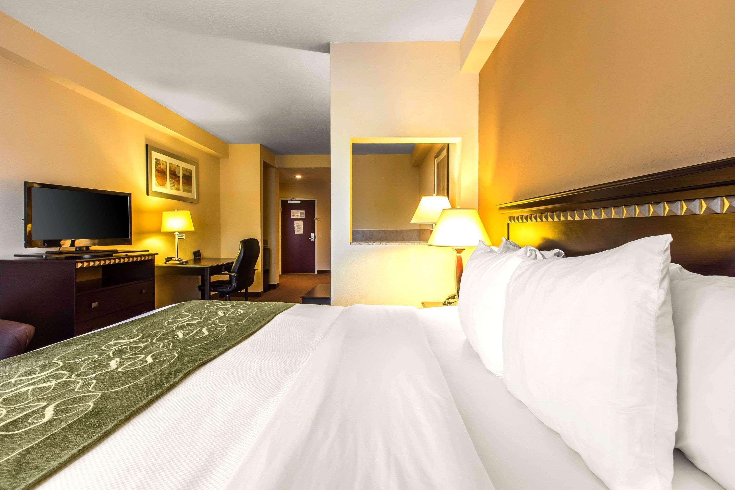 Comfort Suites Forsyth Near I-75 Bagian luar foto