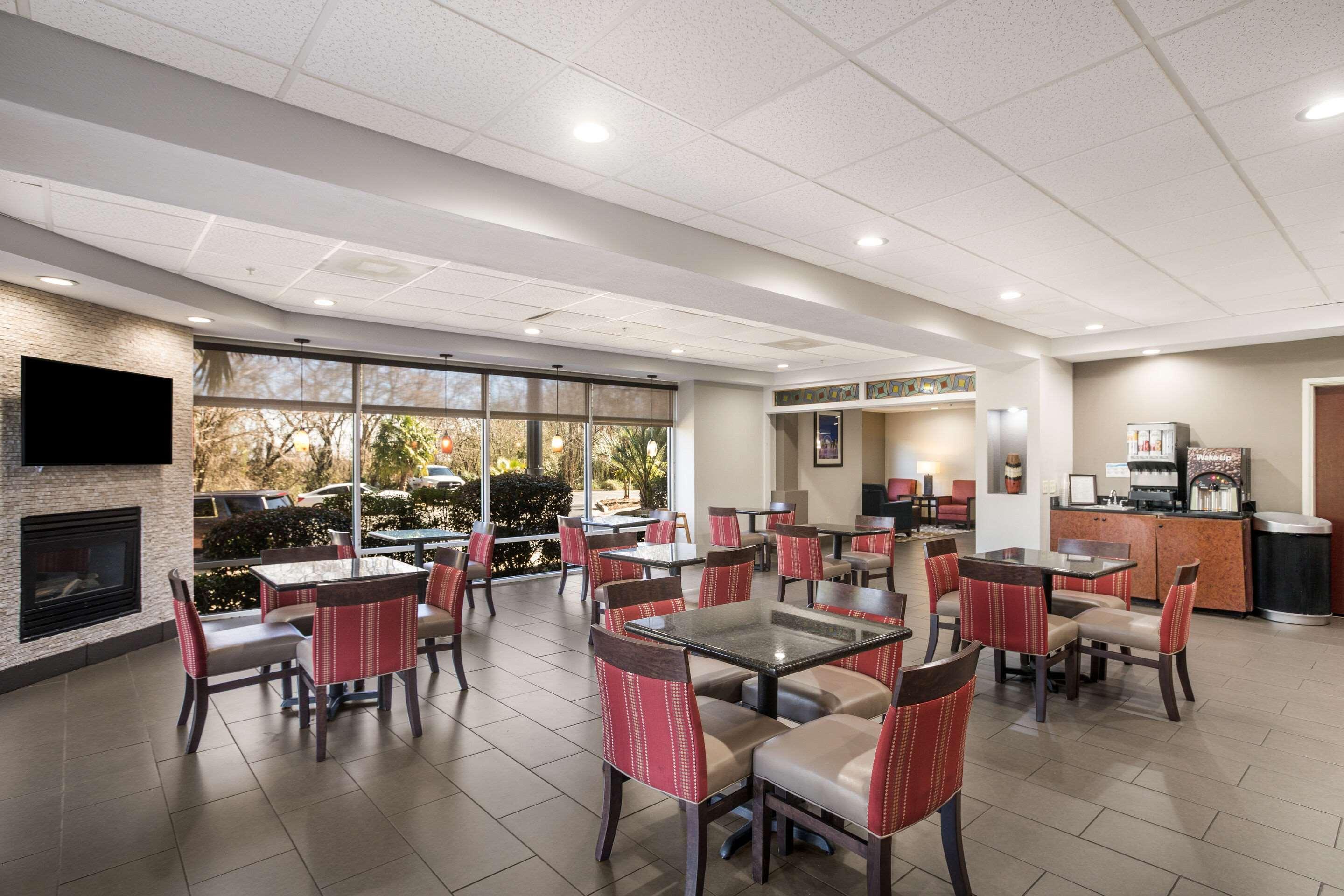 Comfort Suites Forsyth Near I-75 Bagian luar foto