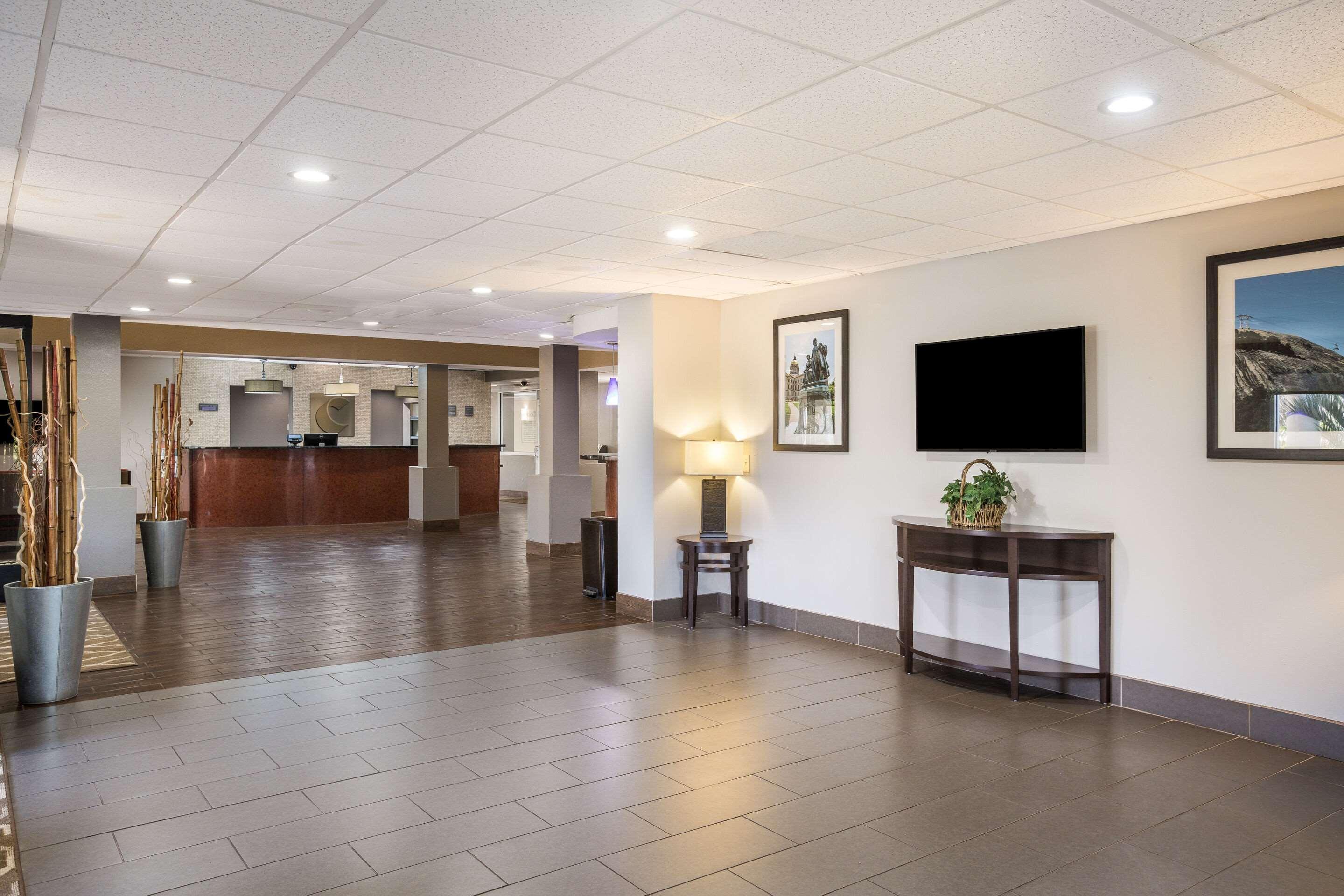 Comfort Suites Forsyth Near I-75 Bagian luar foto
